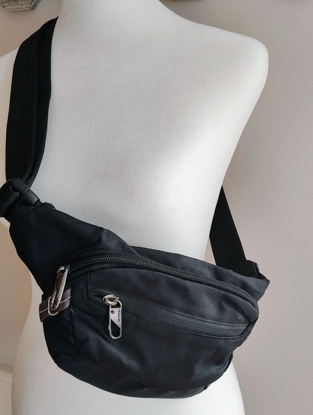 Travelon Black Fanny Pack Hands-free Vacation Crossbody Bag